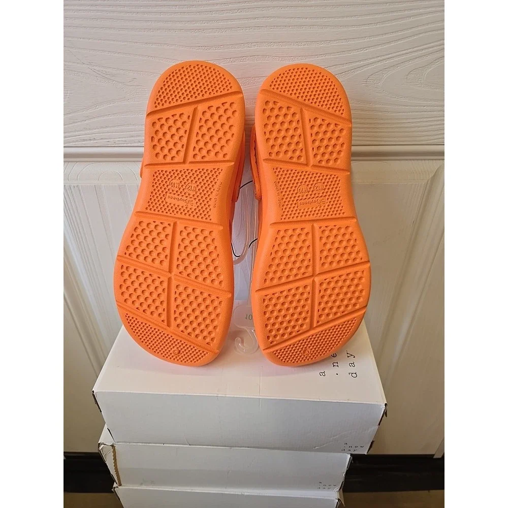 Joybees‎ Men's Active Chance Clogs - Game Day Orange Size 10 NWT
